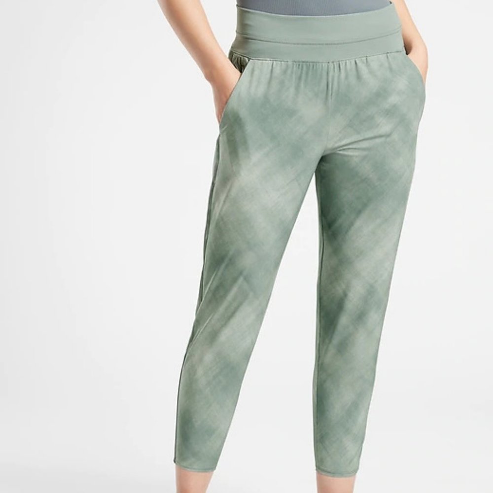 Athleta Nolita Slim Tapered Printed Crop Pant size 2P Grey